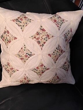 3923 Handmade Cathedral Window Floral Throw Pillow - Cream & Multi